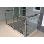 Lan can cầu thang kính 8