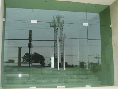 Thi công lắp đặt cửa kính cường lực Tân Bình giá tốt